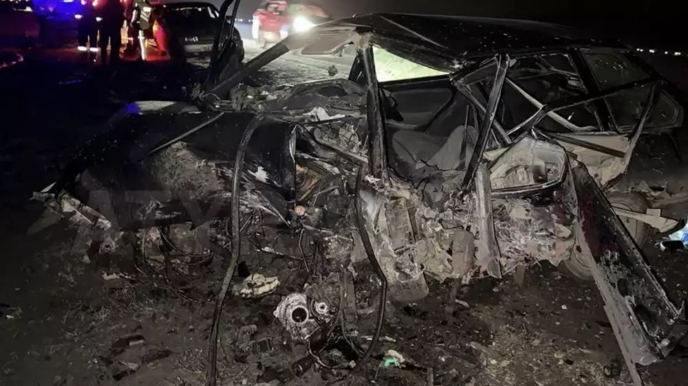Водитель погиб в жуткой аварии на трассе Атырау