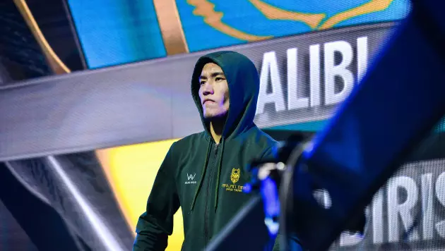 Казахстанский боец после победы нокаутом на турнире Naiza FC 56 сломал руку