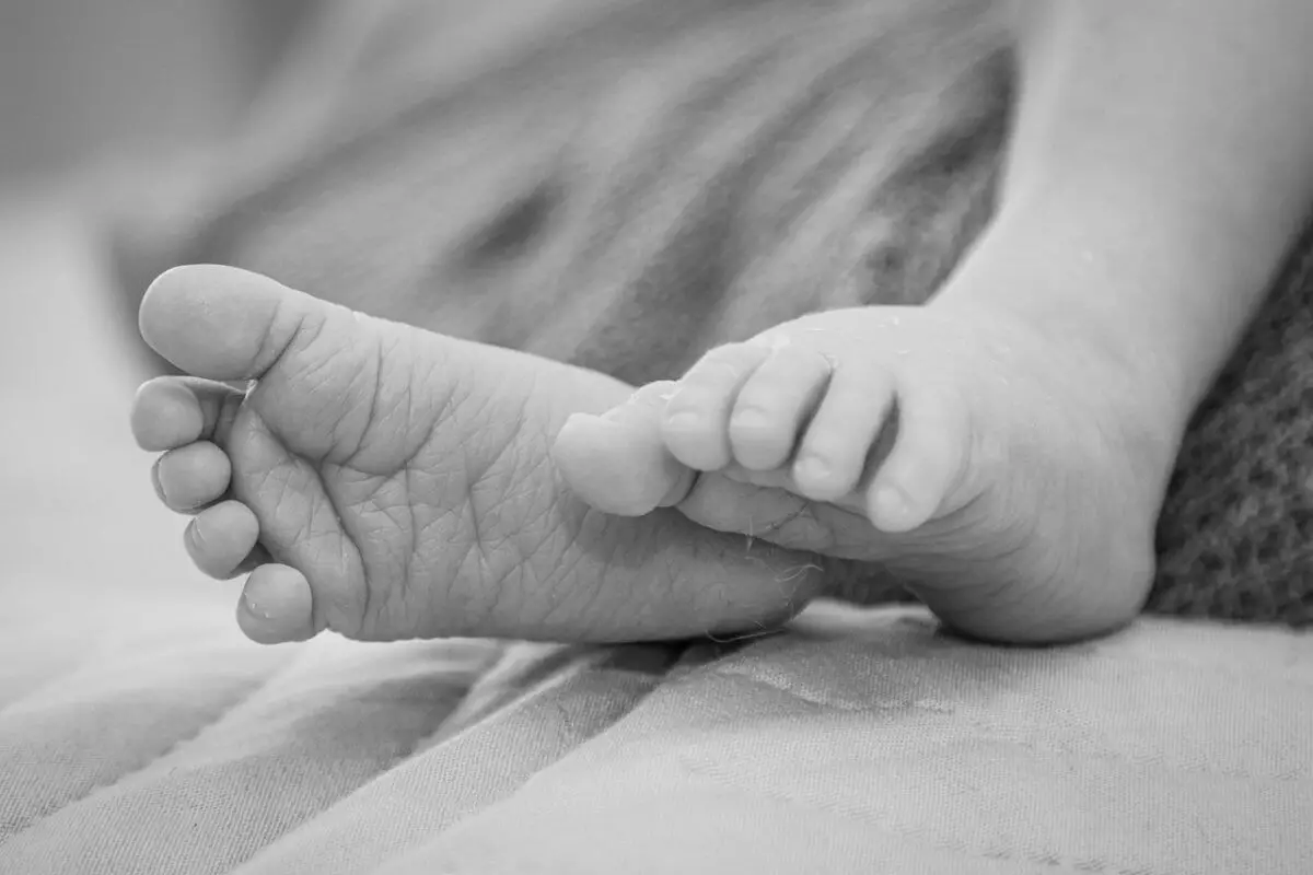Тело новорожденного ребенка нашли в одной из многоэтажек в Шымкенте