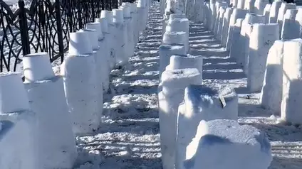 Сельчане Костанайской области пытаются побить мировой рекорд по лепке квадратных снеговиков