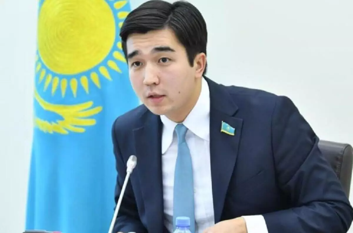 Казахстанцы запустили петицию за отставку Мади Ахметова