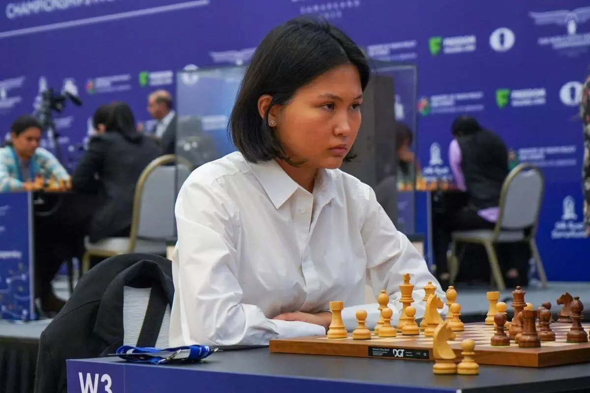 Бибисара Асаубаева приблизилась к лидерам на мировом первенстве по шахматам