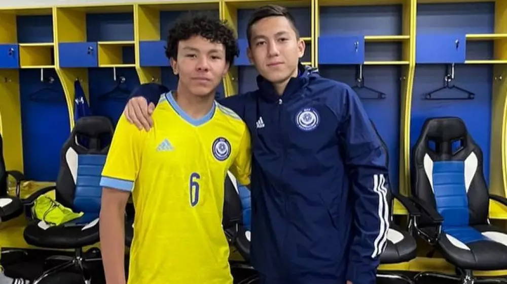 Играл с сыном Пике и Шакиры: юного казахстанского футболиста подписал клуб из ОАЭ