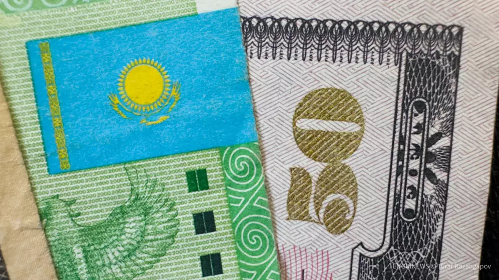 Названы официальные курсы доллара, рубля и евро на 10 марта