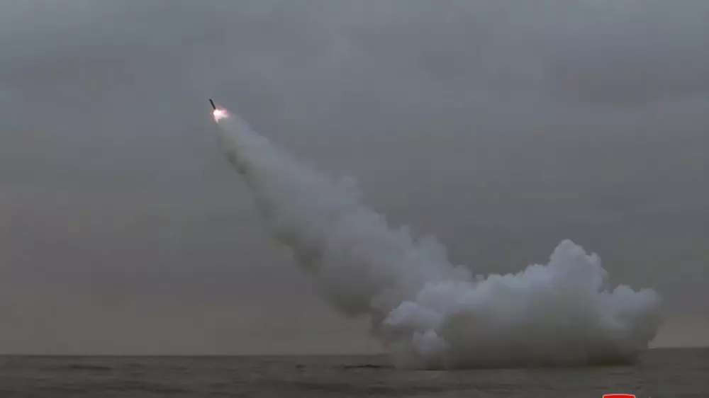 Северная Корея запустила две крылатые ракеты с подводной лодки