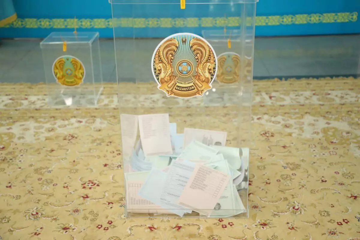 19 нарушений выявили на выборах в Казахстане