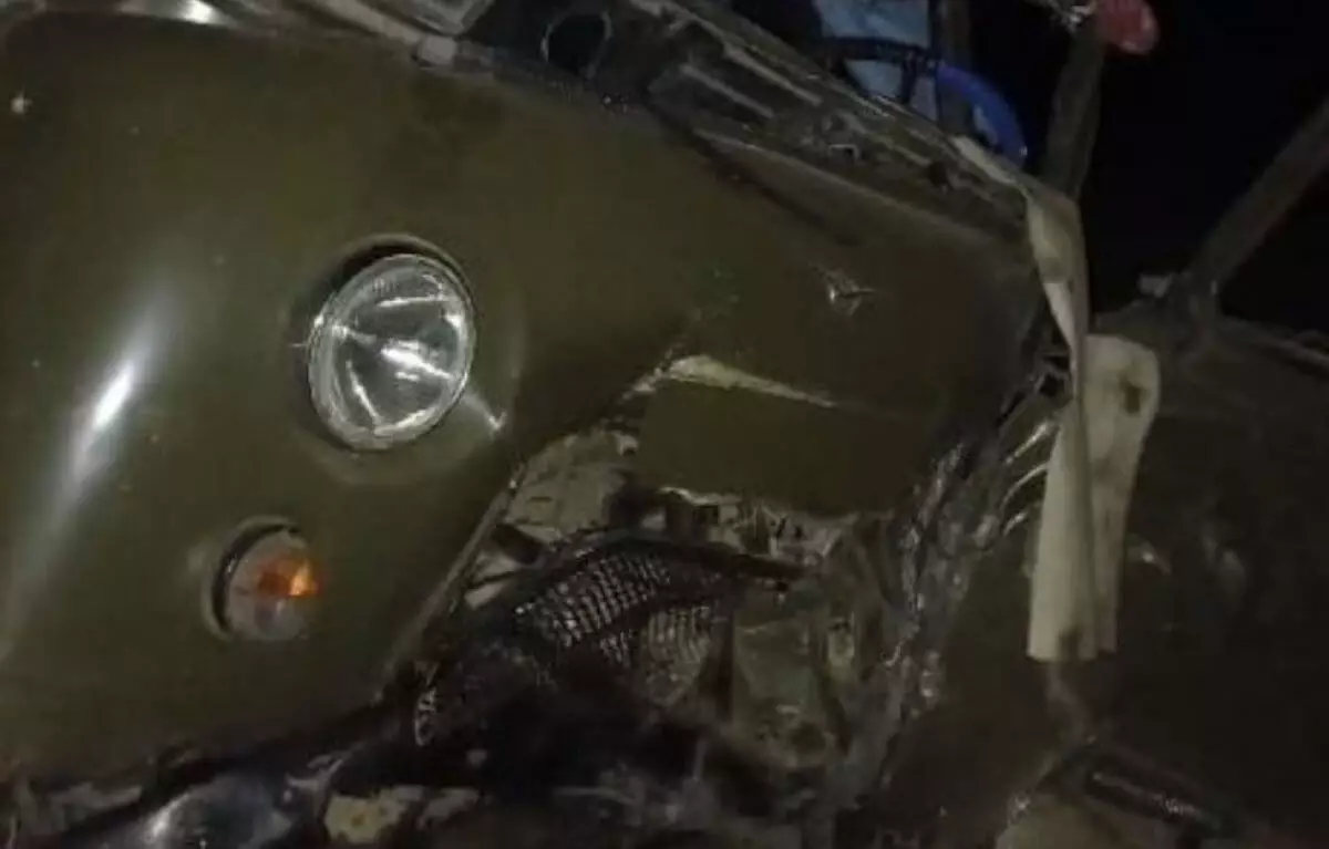 Двое погибли при столкновении машин в Атырауской области (ВИДЕО)
