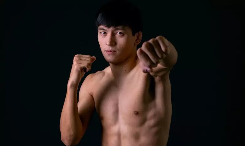 В UFC? Казахстанский файтер прибыл в США после получения рабочей визы