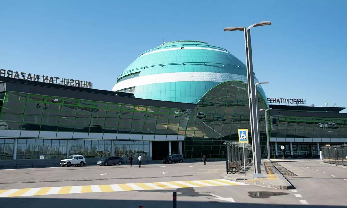 Крыша протекла: аэропорт Астаны предупредил пассажиров об ограничениях