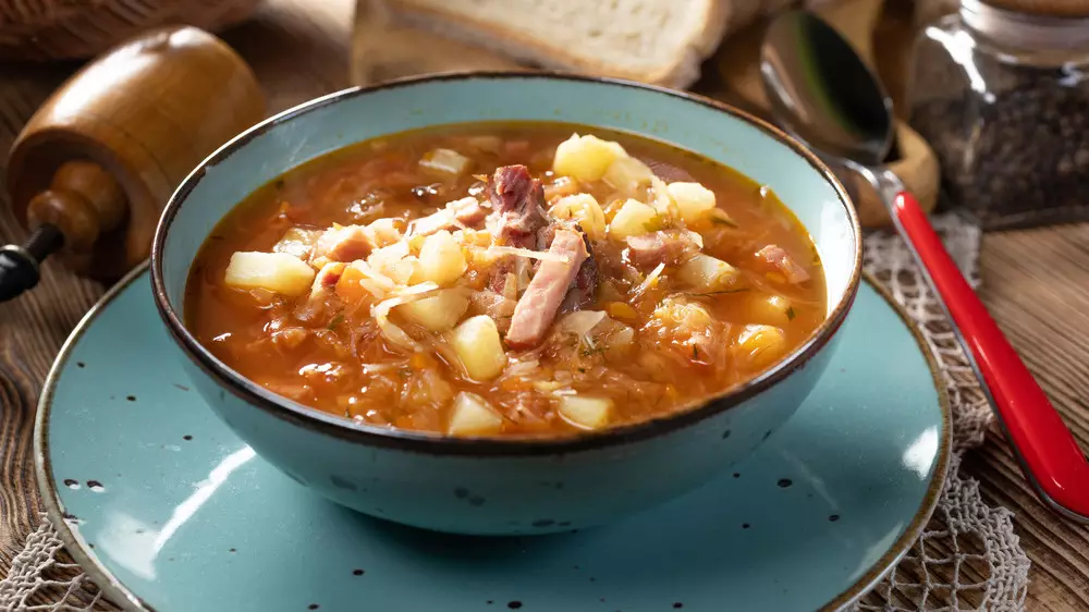 Врач развеял популярный миф о пользе супа