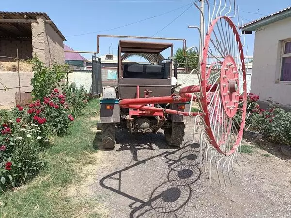 Келестік өнертапқыш газбен жүретін трактор құрастырды