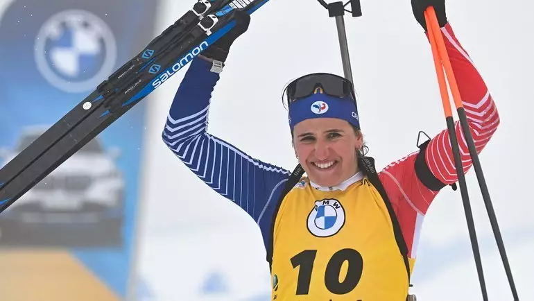 Француженка Симон выиграла масс-старт на этапе Кубка мира в Антхольце