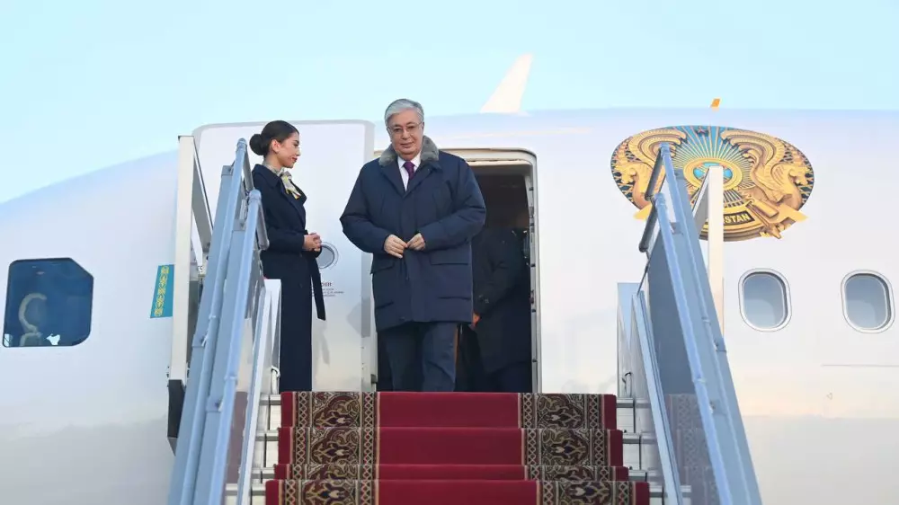 Президент Токаев прилетел в Алматы