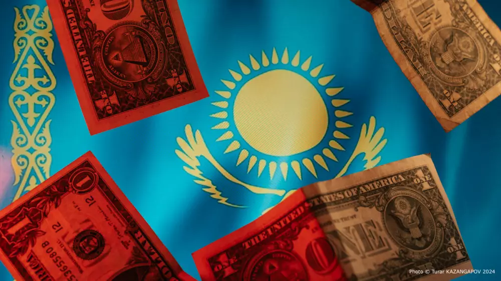 Доллар дешевеет в Казахстане. Эксперт назвал причины