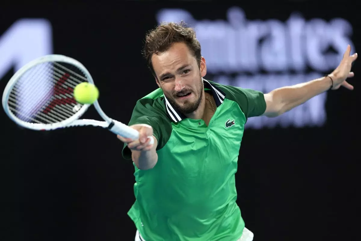 Медведев выиграл третий сет на тай-брейке у Зверева в полуфинале Australian Open
