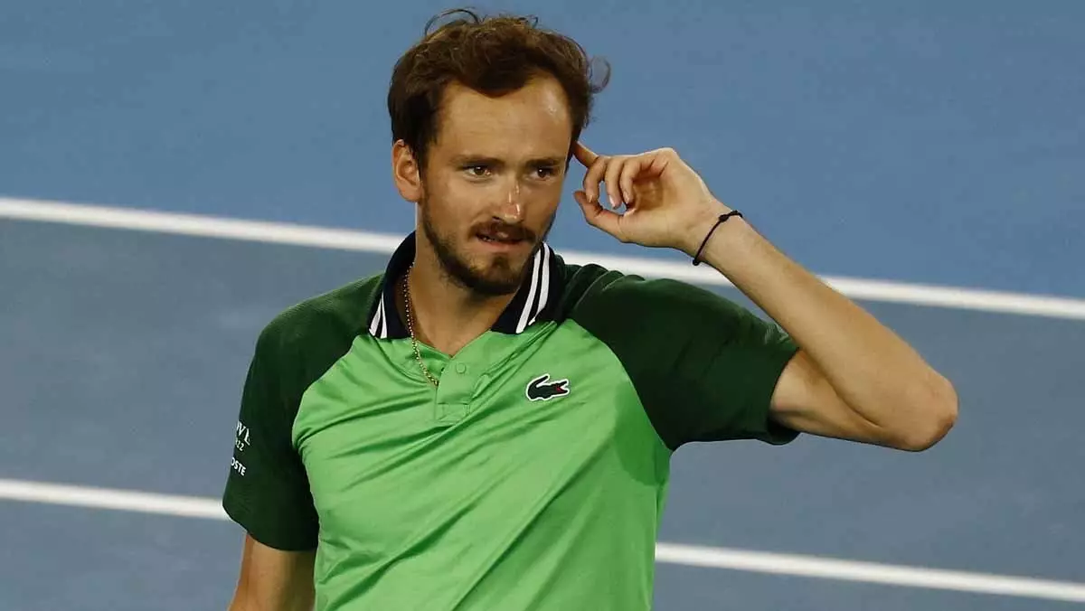 Медведев сравнял счет по сетам в полуфинале Australian Open против Зверева