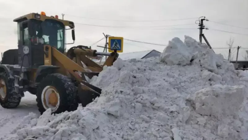 Более 3 тысяч грузовиков снега вывезли из Астаны за сутки