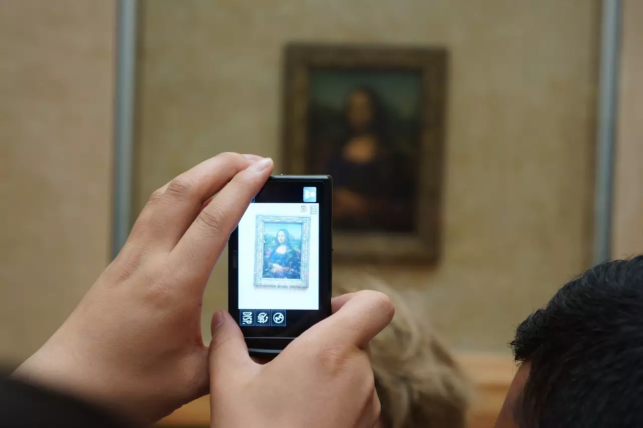 За здоровое питание: «Мона Лиза» стала жертвой экоактивистов