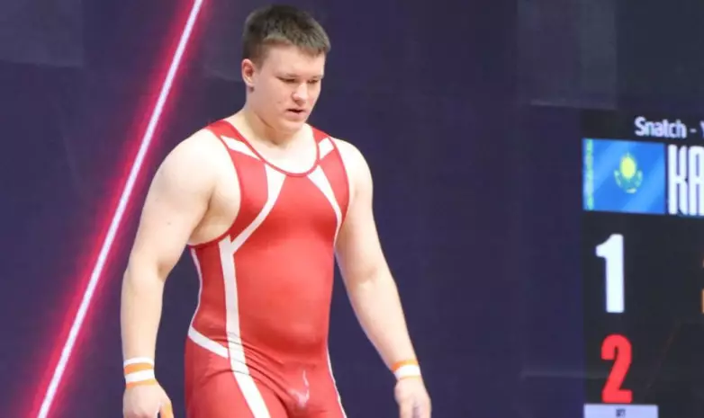 17-летний чемпион мира по тяжелой атлетике из Казахстана попал в допинг-скандал, его дисквалифицировали на 3 года