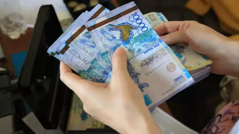 Что нужно знать казахстанцам, имеющим долги по налогам