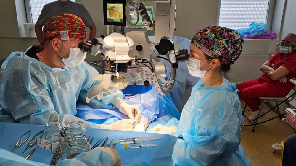 Хирурги удалили лишний палец двухлетней алматинке