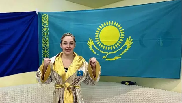 Самая сексуальная боксерша Казахстана нокаутом выиграла титул чемпионки мира