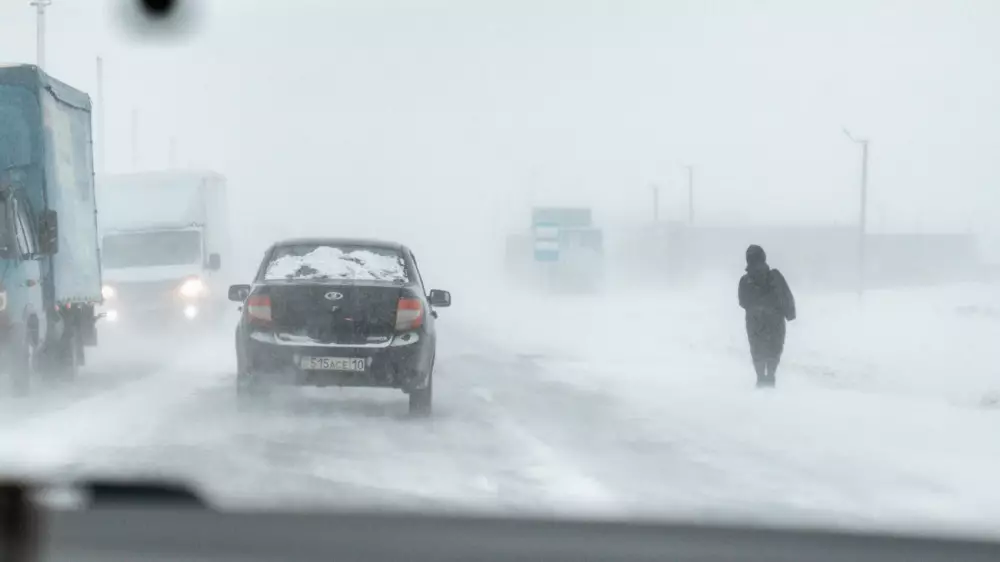 Казахстанским водителям сделали предупреждение