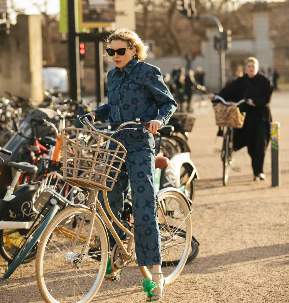 Пэчворк, клетка виши и мото-эстетика: вдохновляемся стритстайлом Недели моды в Копенгагене