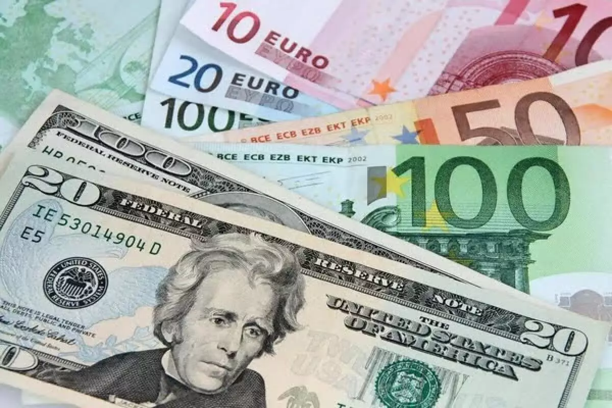 Курс валют на 5 февраля 2024 года: доллар, рубль и евро