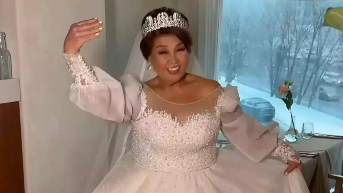 63-летняя невеста в свадебном платье поразила Казнет