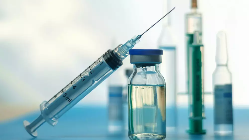 Детей вакцинировали просроченными препаратами в Павлодаре