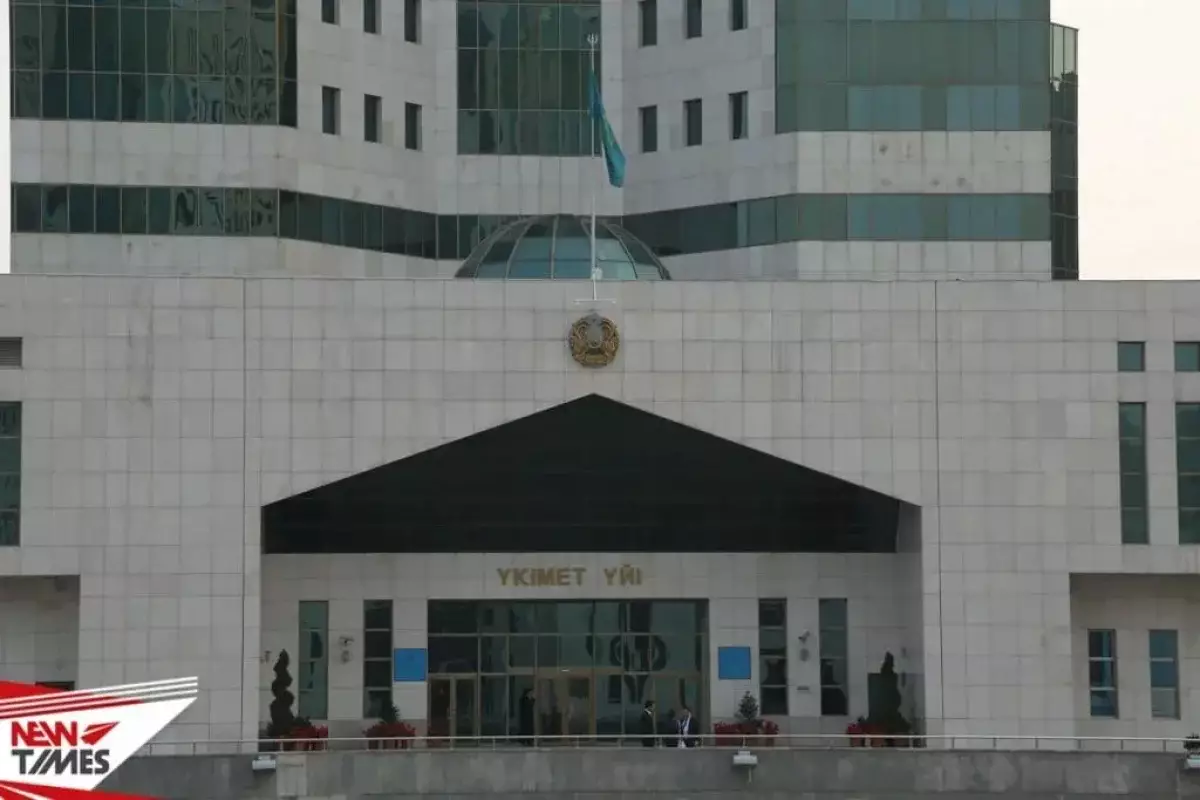 Президент отправил правительство Казахстана в отставку