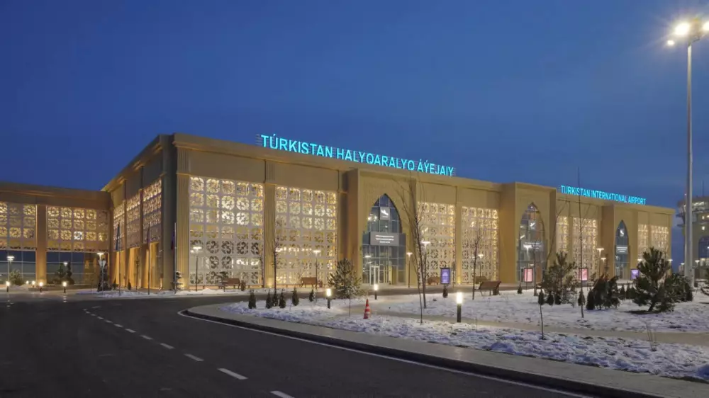 Мужчина устроил пьяный дебош в аэропорту Туркестана
