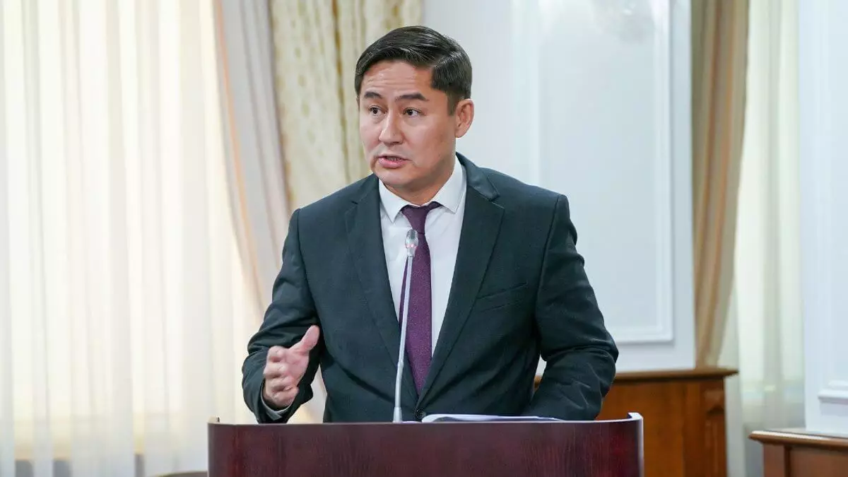Азамат Ескараев остался министром юстиции