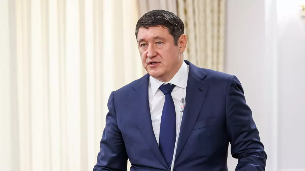 Алмасадам Саткалиев сохранил должность министра энергетики