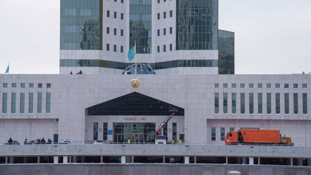 "Хотим сохранить тайну". Как выбирали нового премьера Казахстана