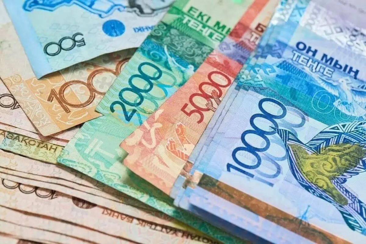 Курс валют на 7 февраля 2024 года: доллар, рубль и евро