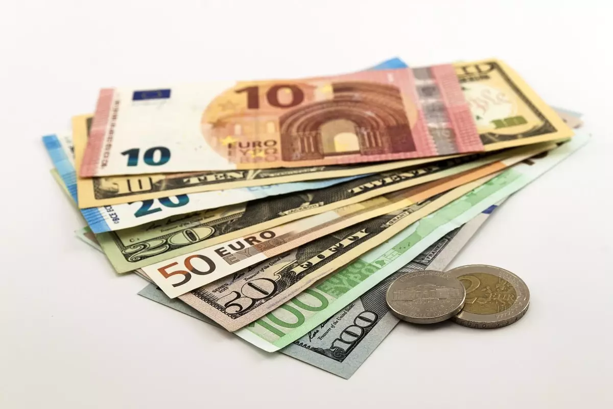 Курс доллара и евро в обменниках Алматы 7 февраля 2024 