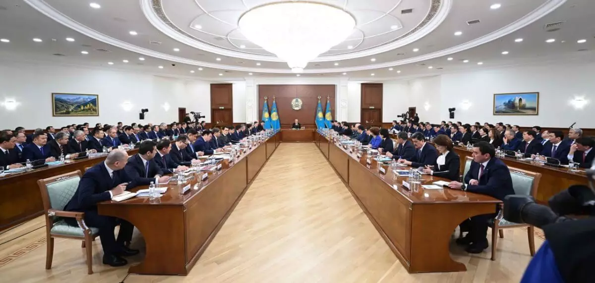 Расширенное заседание правительства с участием Токаева началось в Астане