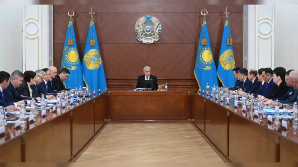 Тоқаев: Үкімет пен әкімдер жұмыс істеу тәсілін түбегейлі өзгертуге тиіс