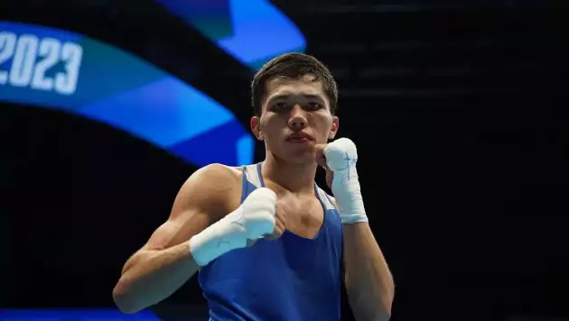 Чемпион мира из Казахстана уверенно стартовал на малом ЧМ по боксу
