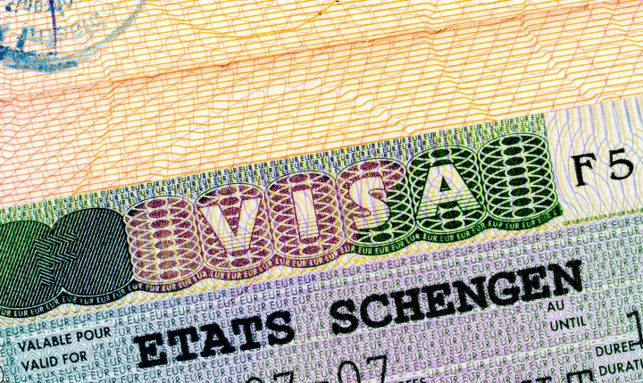 Европейцы намерены повысить стоимость шенгенской визы