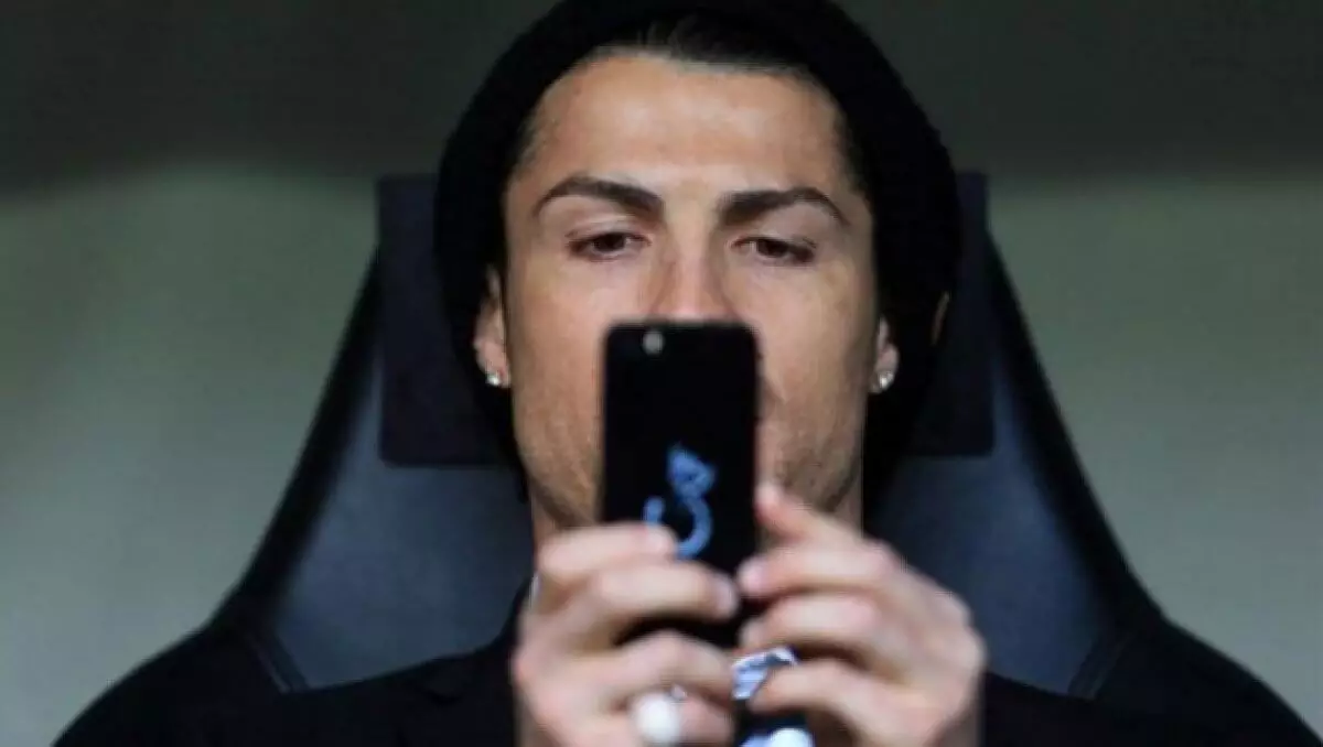 Криштиану Роналду Instagram-парақшасына бір жарнама үшін шамамен $2 млн алады
