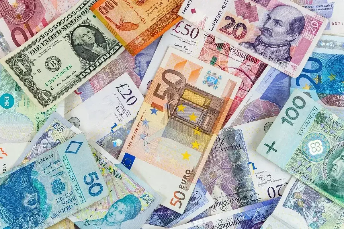 Курс валют на 10 февраля 2024 года: доллар, рубль и евро
