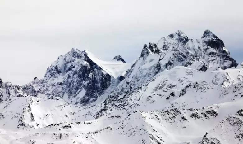 Казахстанский альпинист застрял на Эльбрусе и получил обморожение конечностей