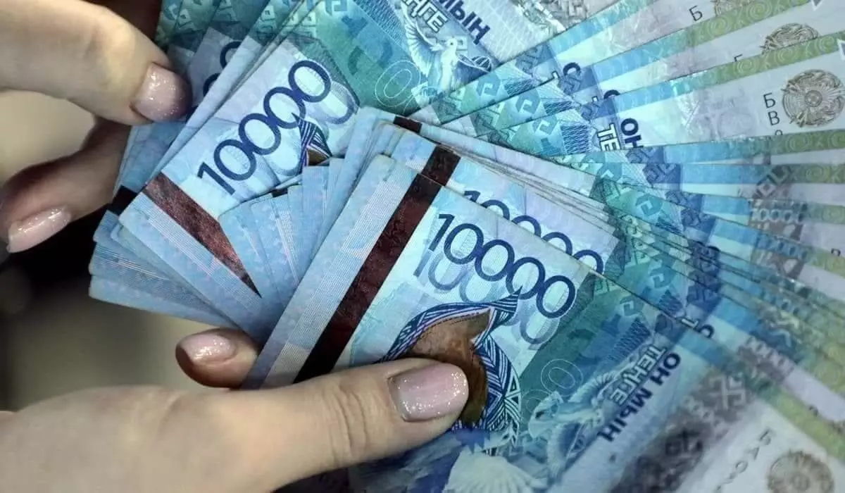 Где в Казахстане можно найти работу с зарплатой больше 900 тысяч тенге