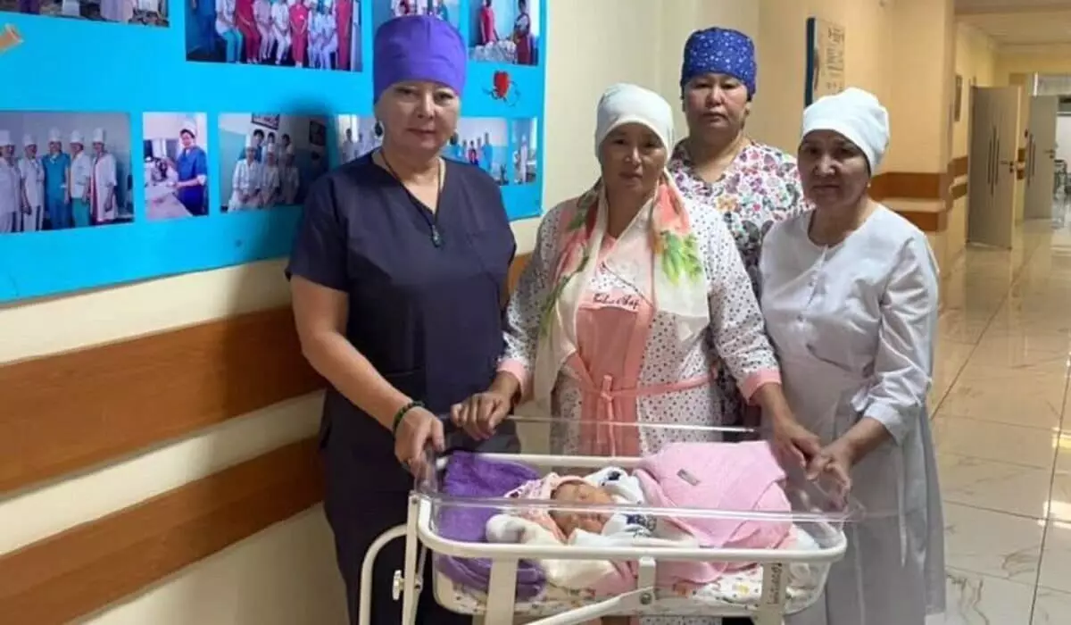 43-летняя казахстанка родила десятого ребенка