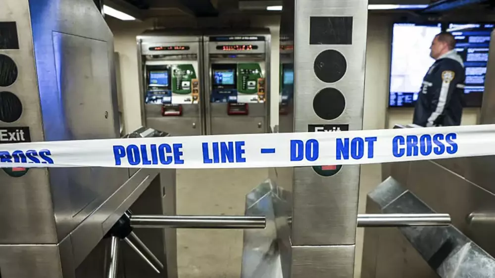 Стрельба в метро Нью-Йорка: один человек погиб, пятеро ранены