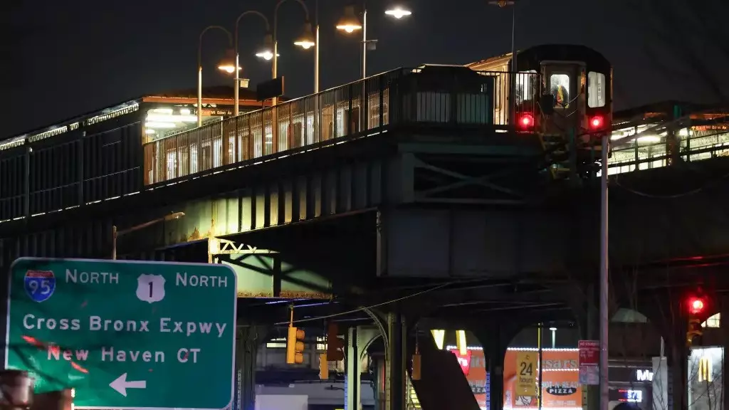Стрельба в метро Нью-Йорка: один человек убит, пятеро ранены