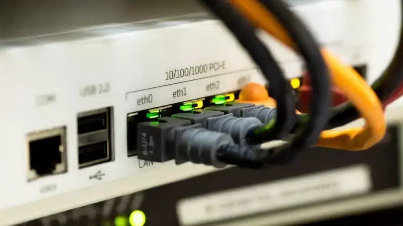 Сотовые операторы заплатят более 10 млн штрафа за некачественный интернет